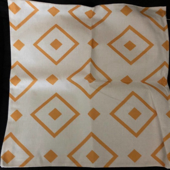 18x18 NWT Yellow Geometric design pillow covers - Picture 2 of 5
